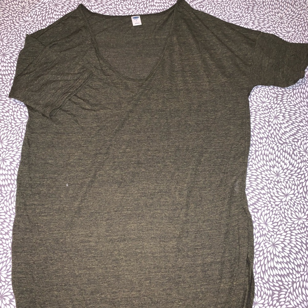Old navy tee
